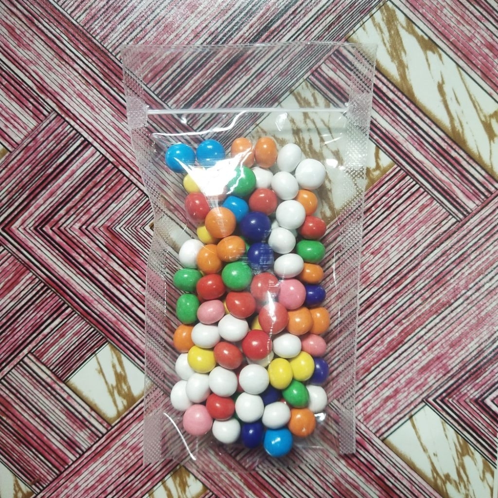 

Camilan Biskuit Bola Warna-warni