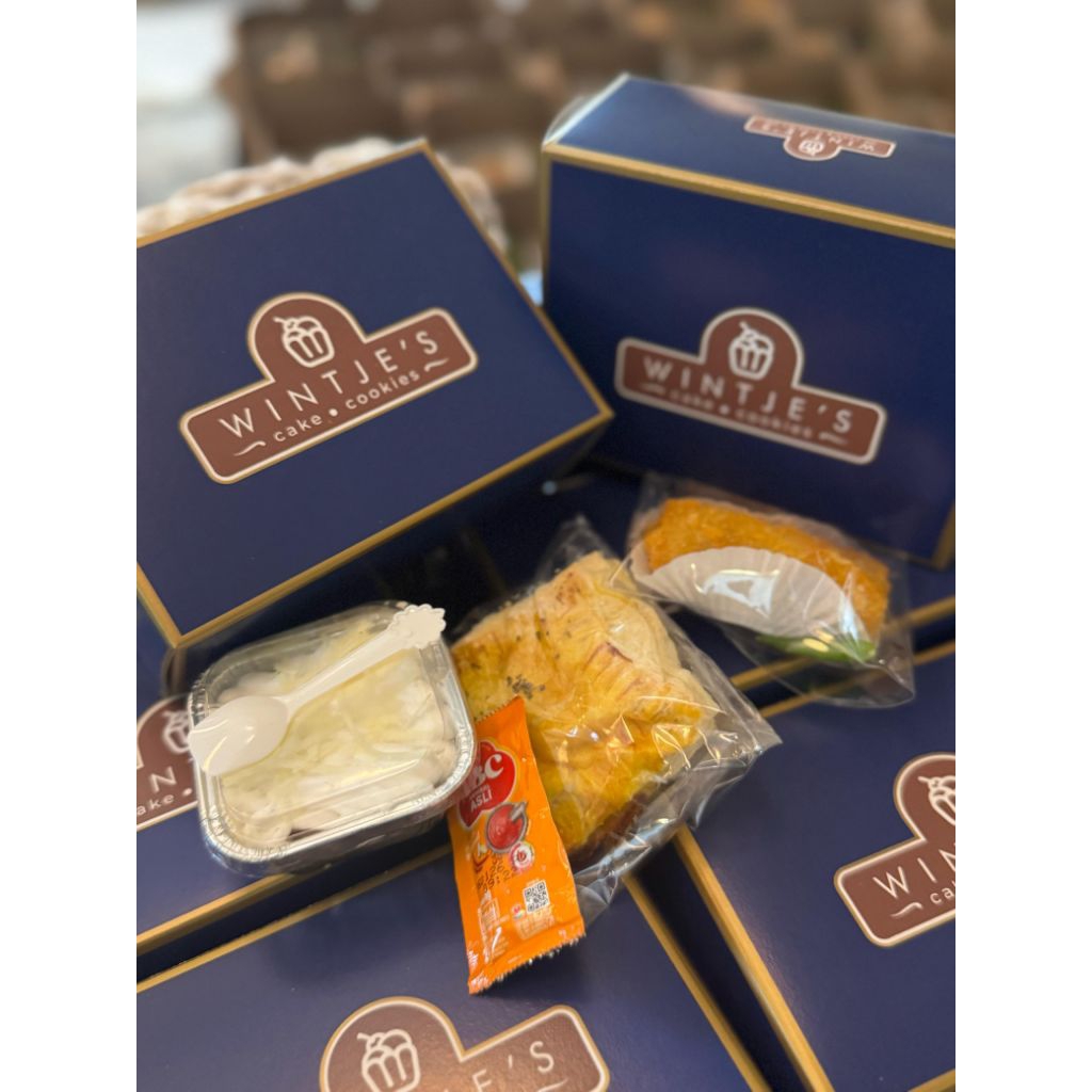 

Paket Snack Box Lengkap – 3 Snack Besar + Air Mineral | Event | Acara keluarga|Seminar