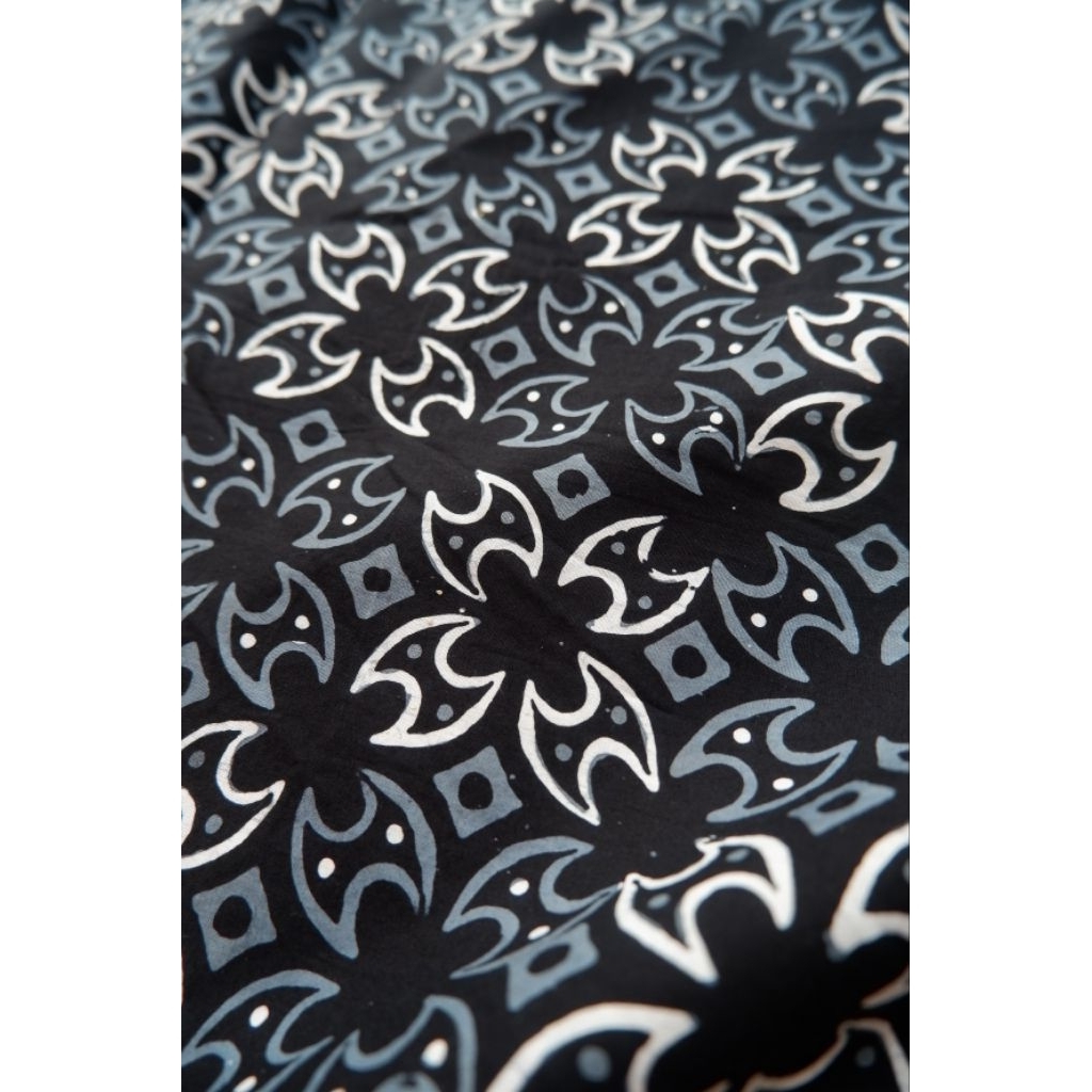 (Ukuran di bawah 2 meter) Kain Batik Cap Kombinasi Tulis Asli Motif Kawung Latar Warna Abu-Abu Produ