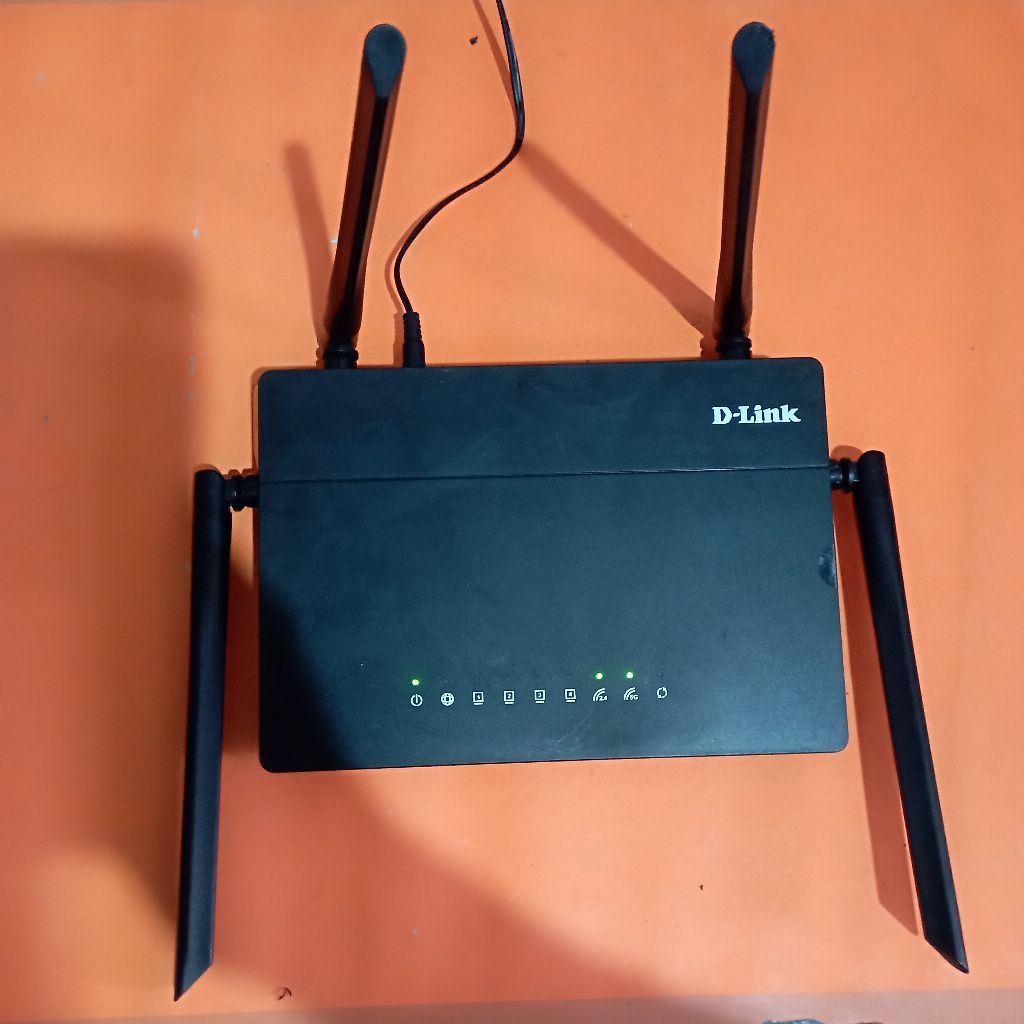 D-LINK DIR-822  ROUTER WIRELESS