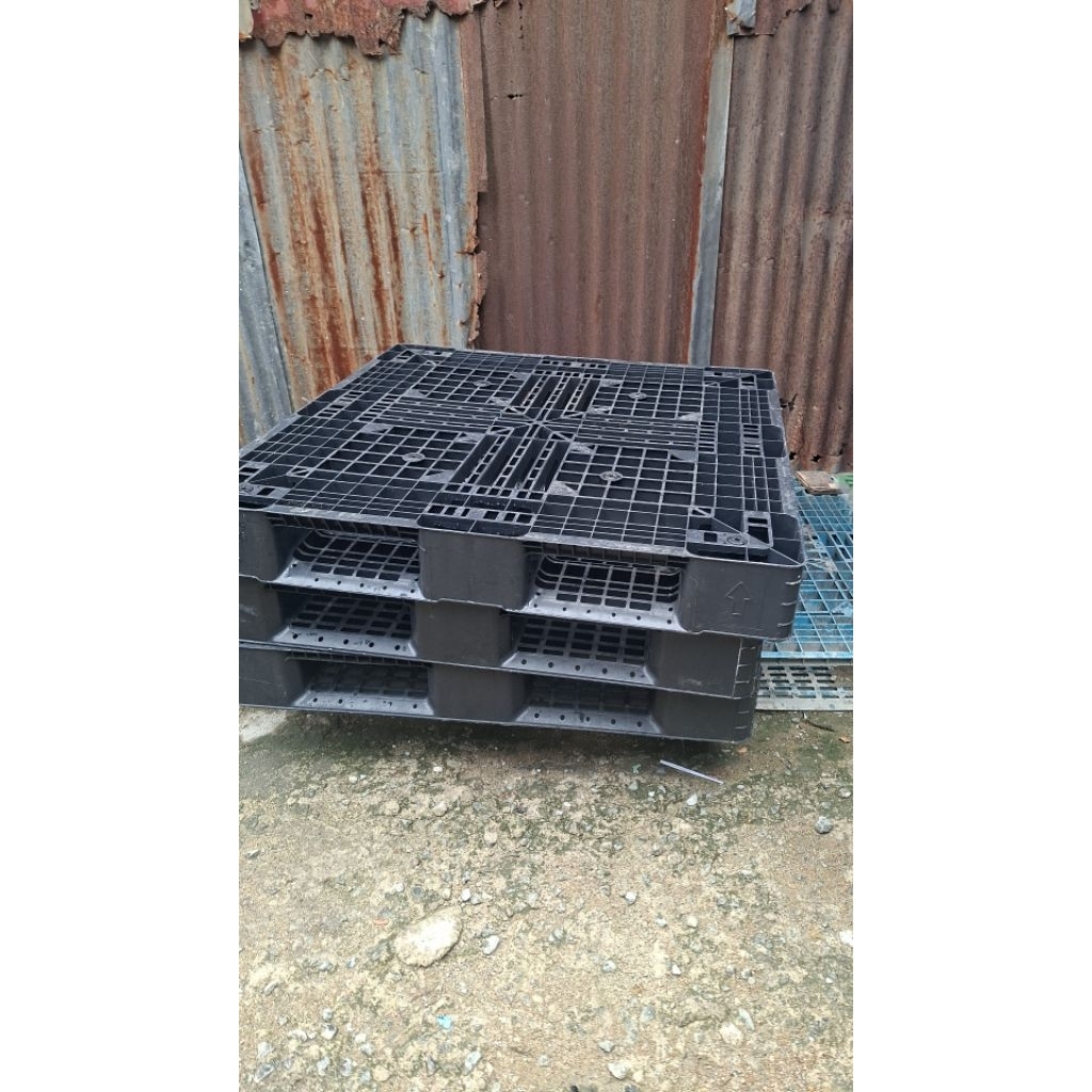 

pallet plastik 110*110*15 hitam