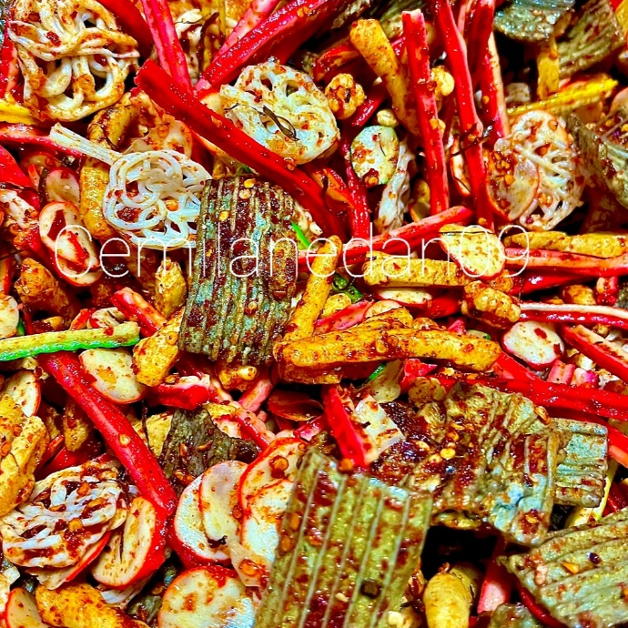 

SEBLAK CAMPUR/ ANEKA KERUPUK 200 GRAM PEDAS DAUN JERUK