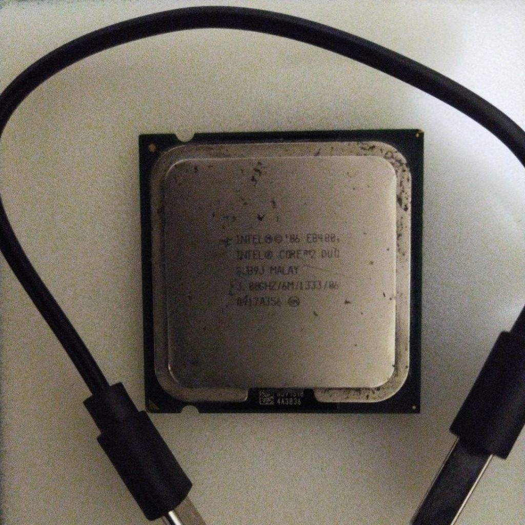 processor INTEL CORE i2 DUO 3.00GHZ (second{bekas di besi nya itu bekas pasta})