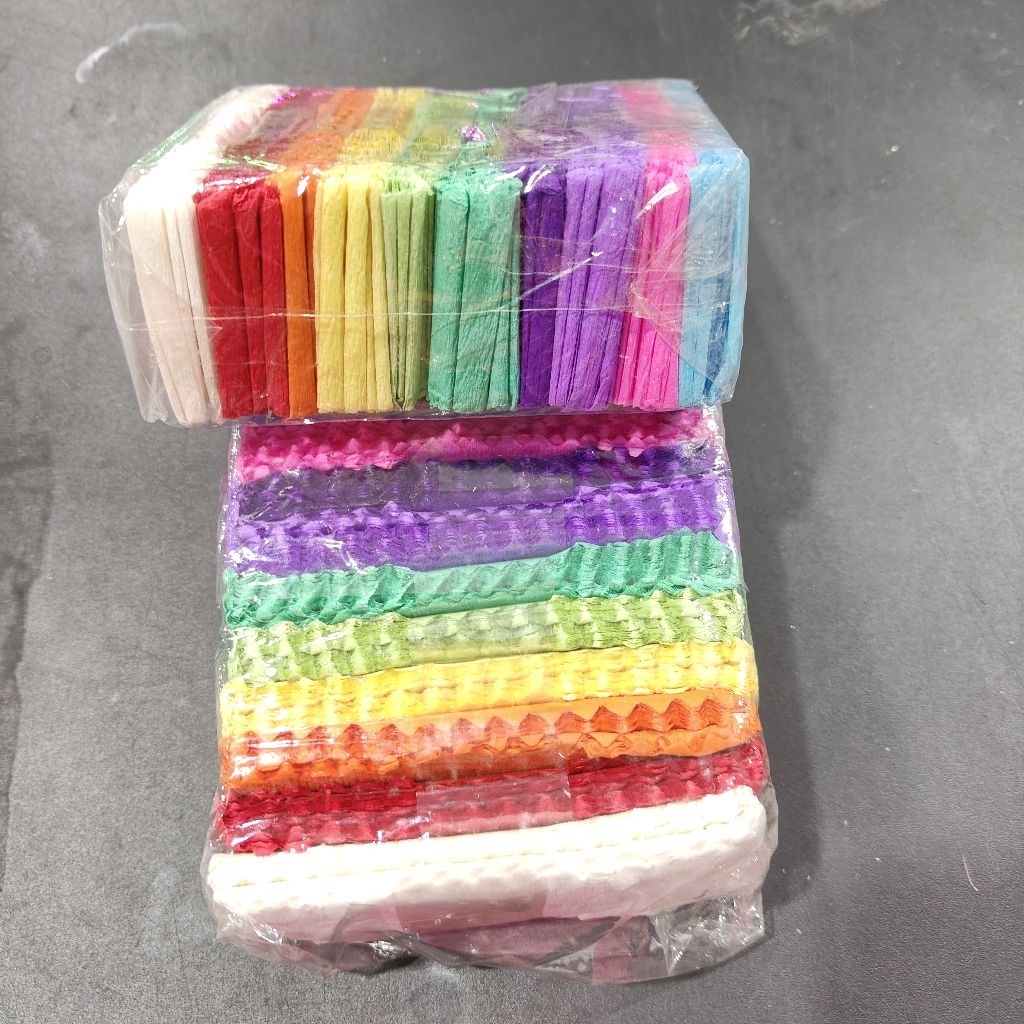 

1 Pak Kertas Krep Warna Warni Besar 5 CM isi 10 Bungkus