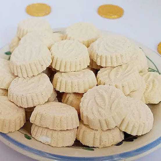 

Kue satu kacang ijo asli kuningan 1 bal isi 500gram real pict sesuai foto