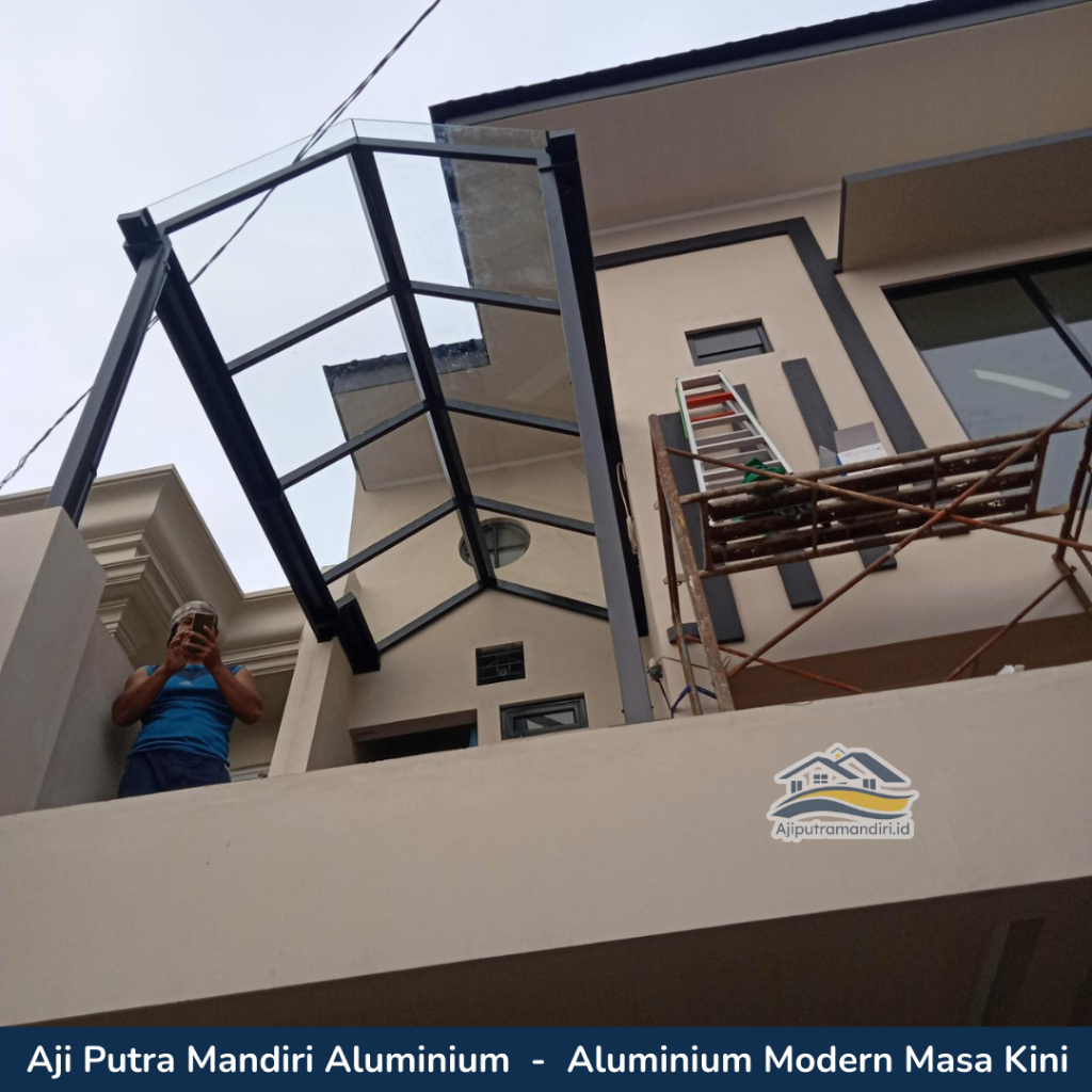 Kanopi Besi Gazebo Atap Kaca Tempered Custom Berkualitas