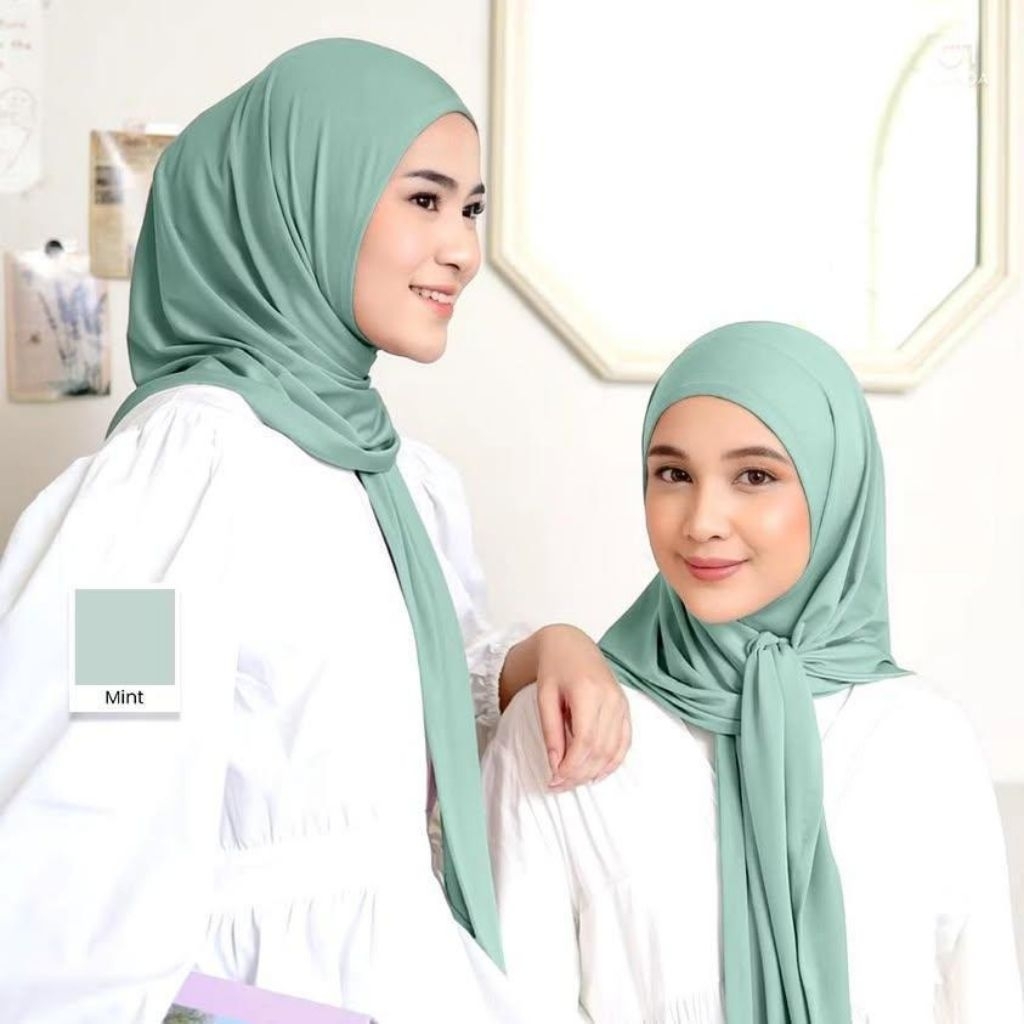 WF- Dhinda hijab segitiga instan