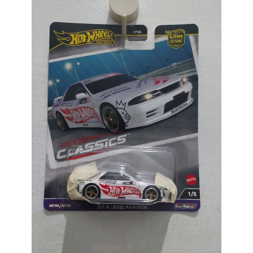 HOTWHEELS PREMIUM NISSAN SKYLINE GT-R (R32) PANDEM