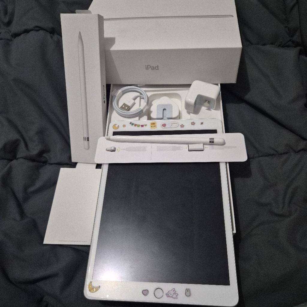 Ipad 7 second 32gb wifi only + apple pen gen 1