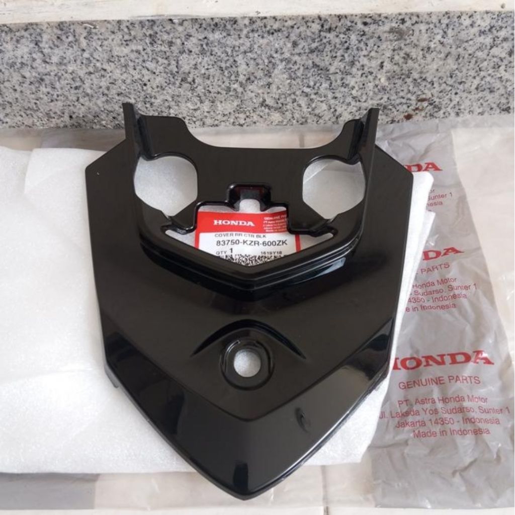 83750-KZR-600ZK covertail sambungan body belakang vario 125 old KZR original baru AHM