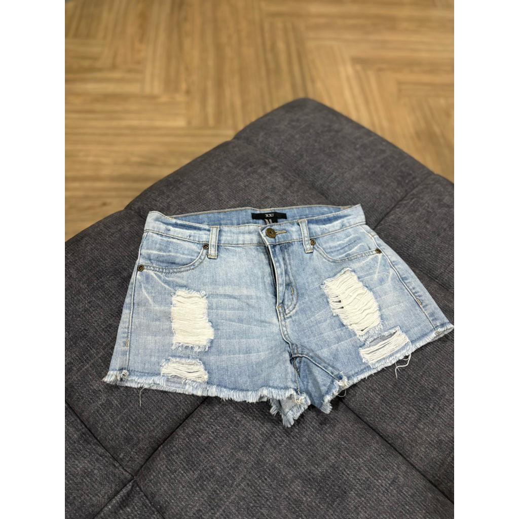Forever21 ripped denim short