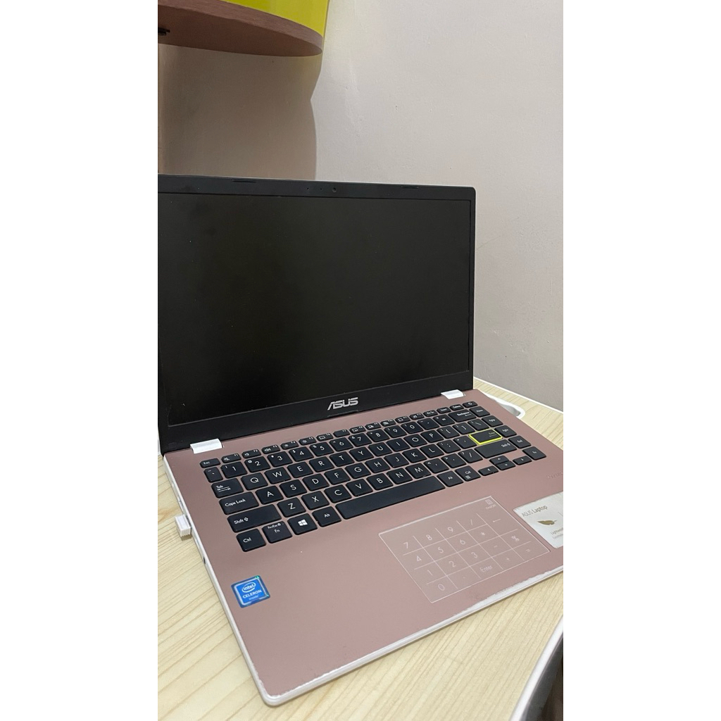 Asus E410MA