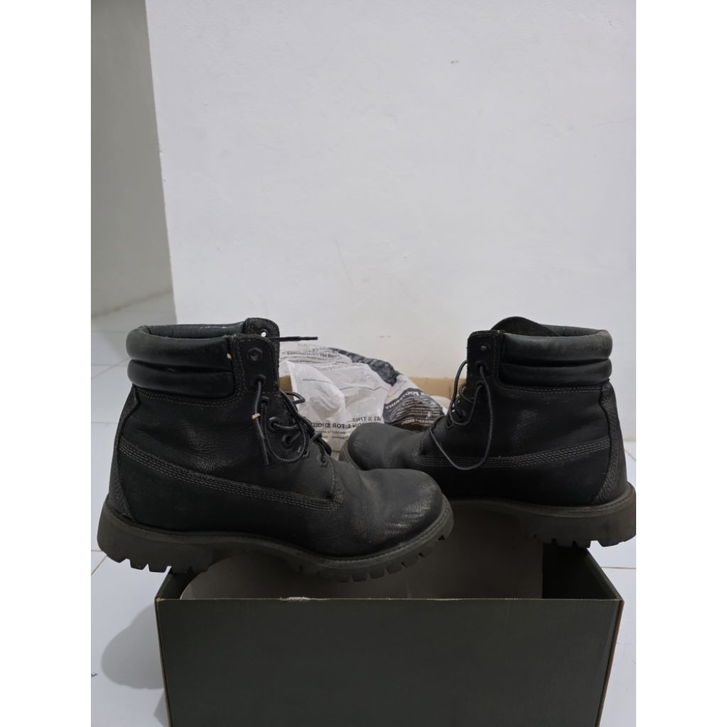 Preloved Timberland Boots Black