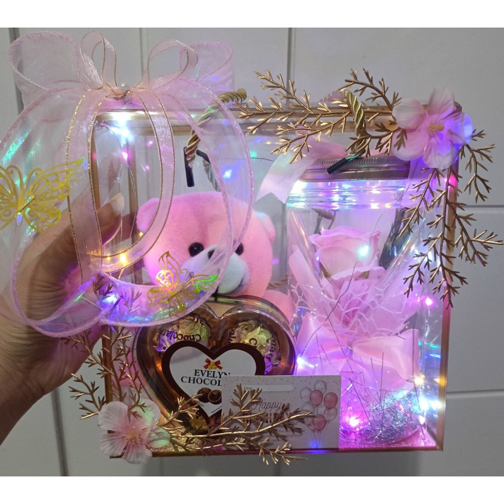 

KADO ULTAH / KADO VALENTINE / KADO GURU / KADO WISUDA / KADO ANNIVERSARY / GIFT / HAMPERS / BUKET / COKLAT