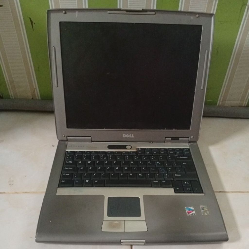 LAPTOP DELL BEKAS MATI LAYAR 11,5 INCHI SESUAI GAMBAR