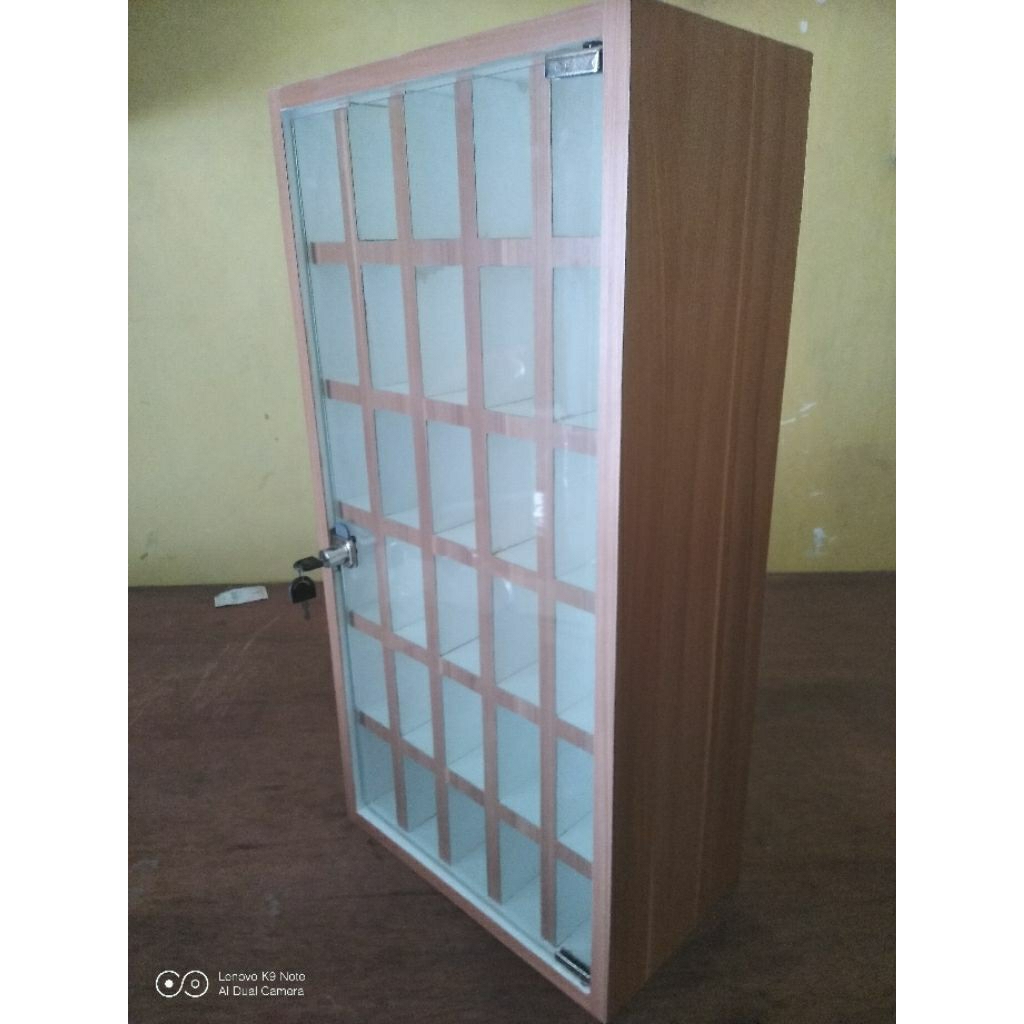 Apotik box obat, LockershowcaseHPsiswakaryawan