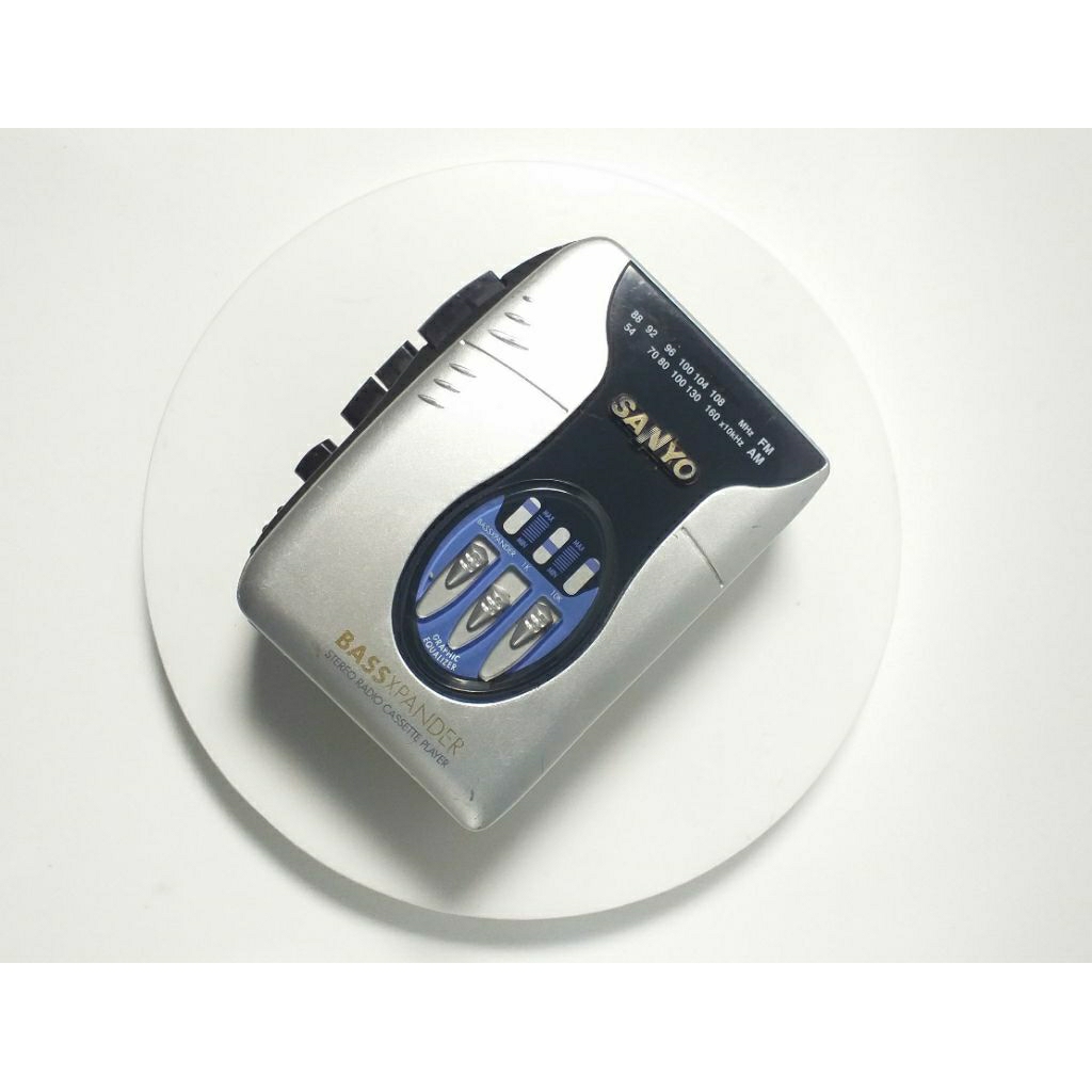 Walkman Sanyo BASSXPANDER Pemutar Kaset Pita