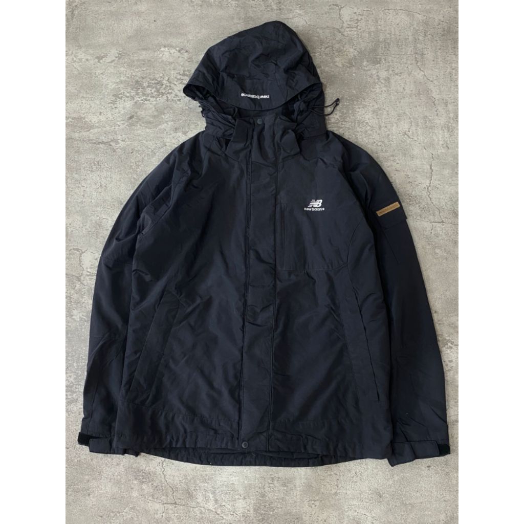 Jaket outdoor new balance saku samping gorpcore sz 100 L