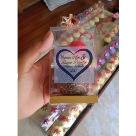 

Mika Kotak Souvenir Gelas Uk 6x6x10 ( MIKA SAJA )