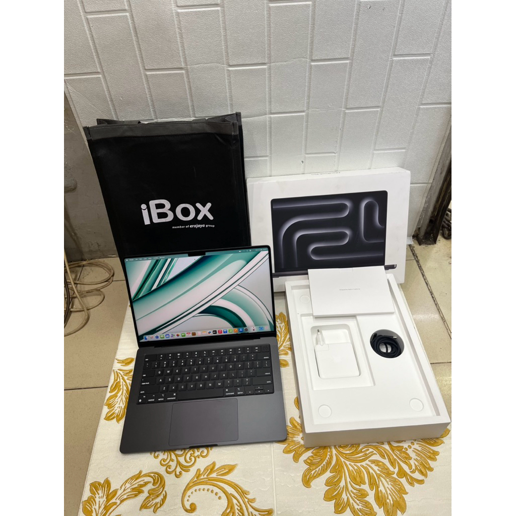 Macbook Pro 14 inch M4 Pro 24GB 1TB IBOX Second Like New Fullset Original