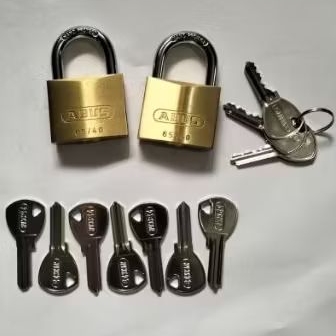 Gembok Abus Kuningan kembar isi2 gembok ukuran 40mm(10kunci)
