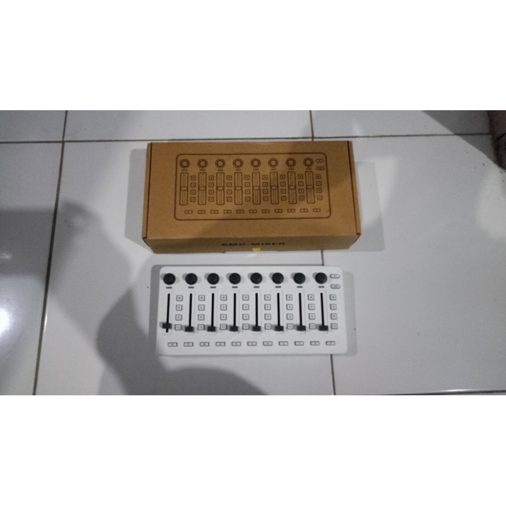 M-Vave Smc-mixer midi controller 8 fader 8 knob