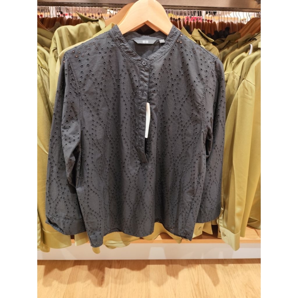 Blus Katun Bordir Kerah Tegak Lengan Panjang Wanita Uniqlo