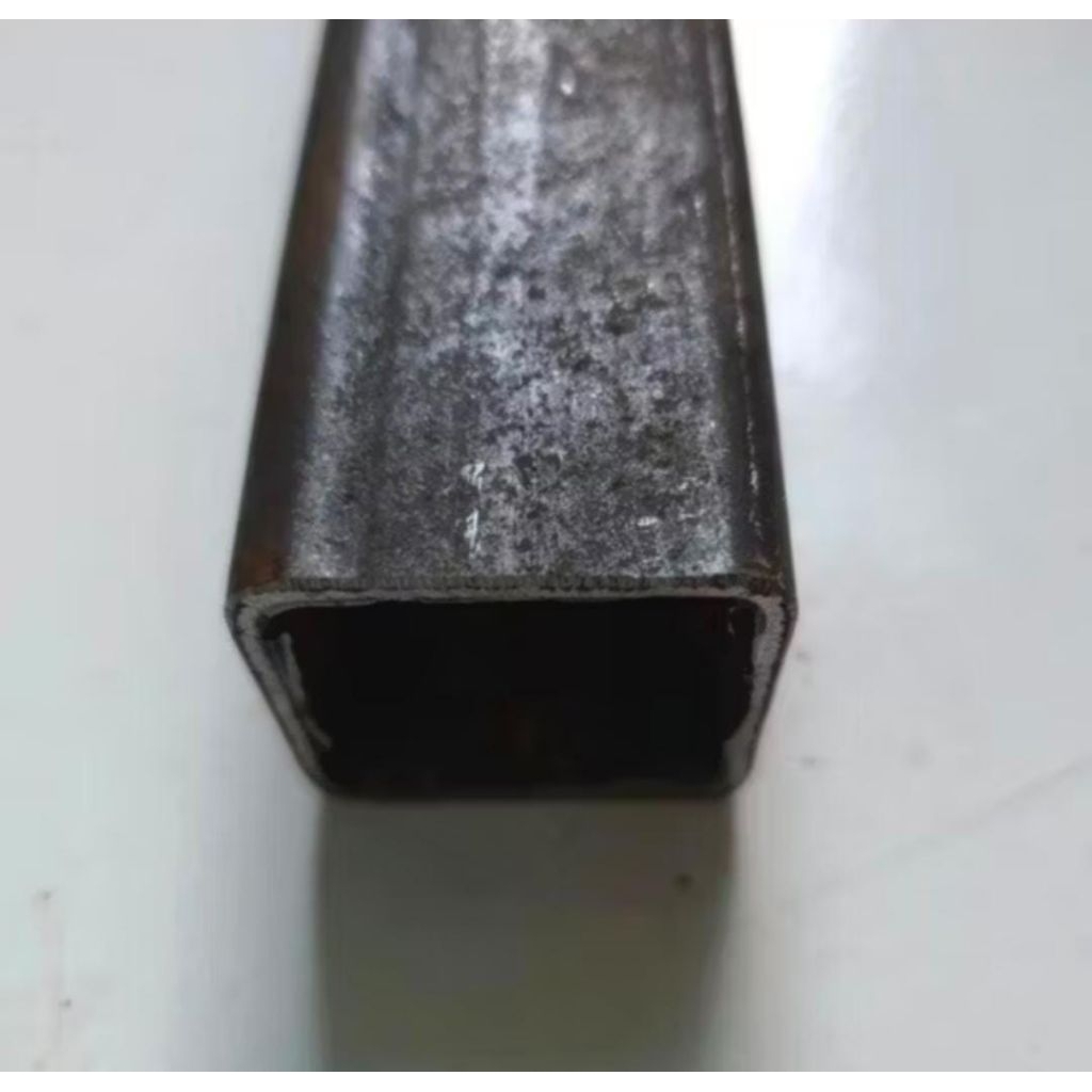 besi holo uk. 4x4cm tebal 2mm panjang 20cm