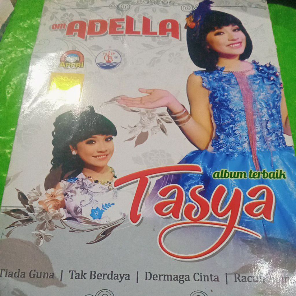 VCD OM. ADELLA BX361