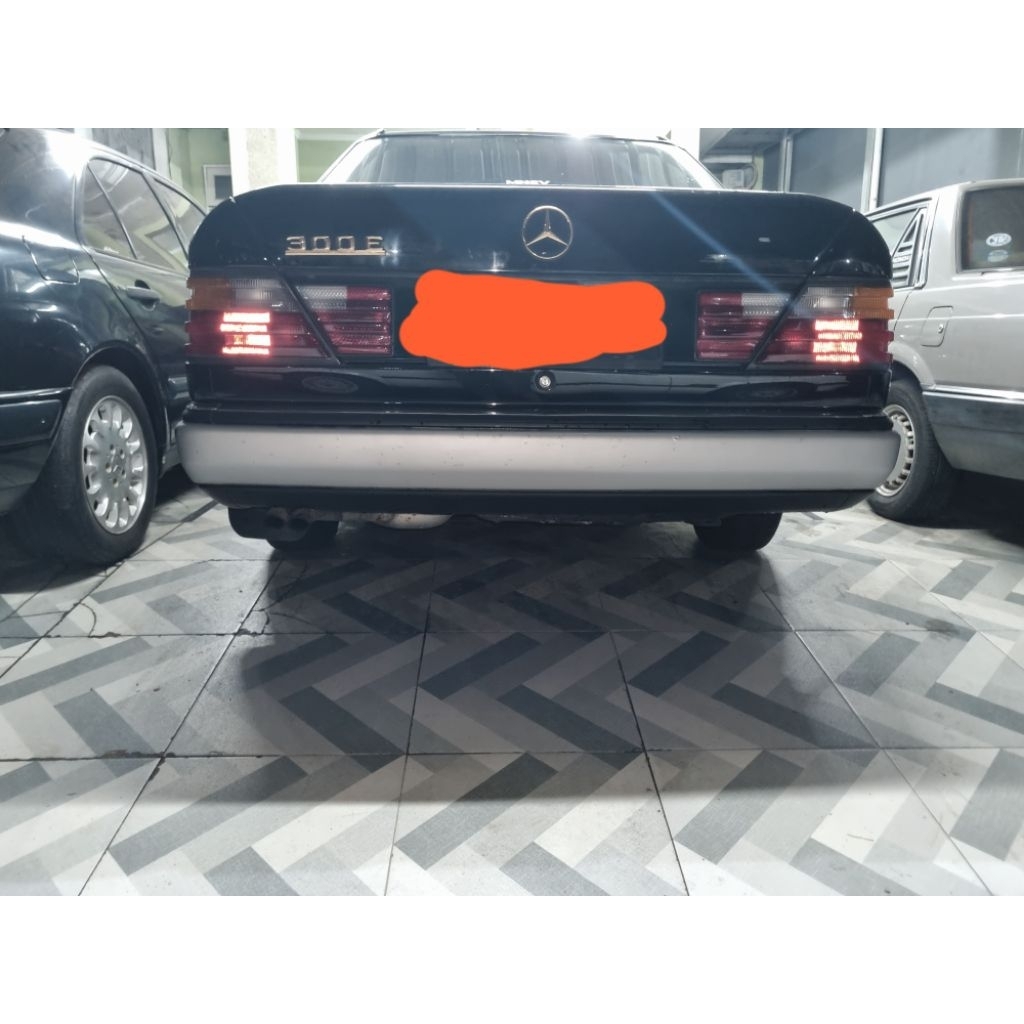 bumper belakang mercedes Benz W124 berserta chrome