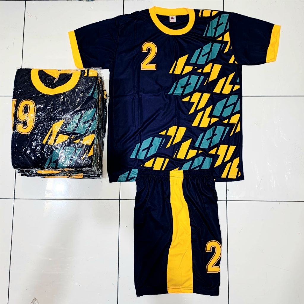 SETELAN BAJU BOLA DEWASA SET 18 ISI 18 STEL BAHAN JERSEY DRY FIT DINGIN DAN NYAMAN