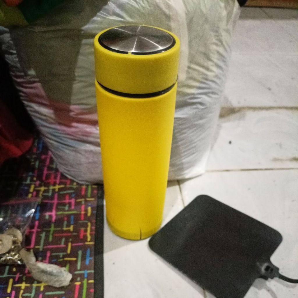 termos retak bekas dibanting