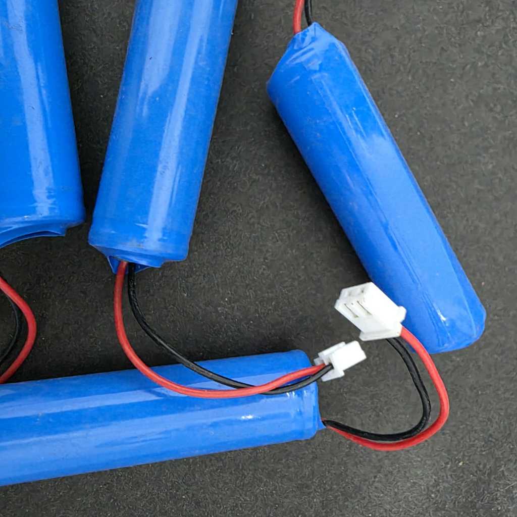 Lithium Battery 18650 Baterai Charger type 18650 3.7Volt 6800mAh Socket 2 pin batre speaker bluetoot