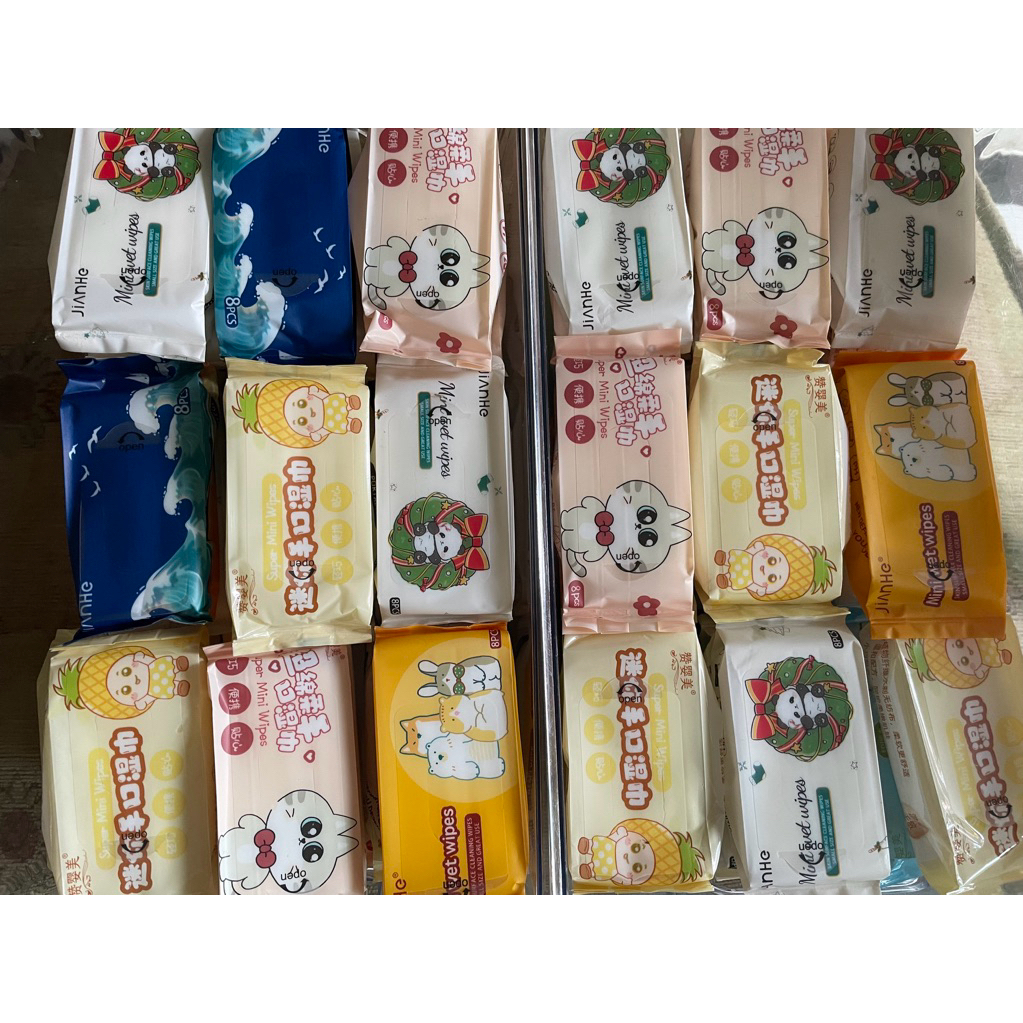 Tissue basah mini / Tissue basah travelling