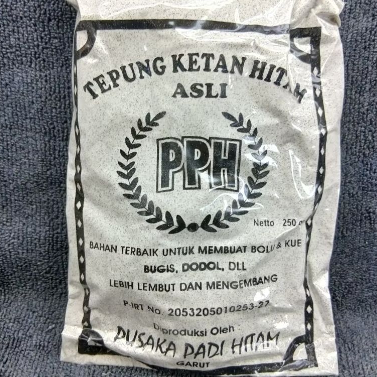 

TEPUNG KETAN HITAM PPH 250GR(1BKS)