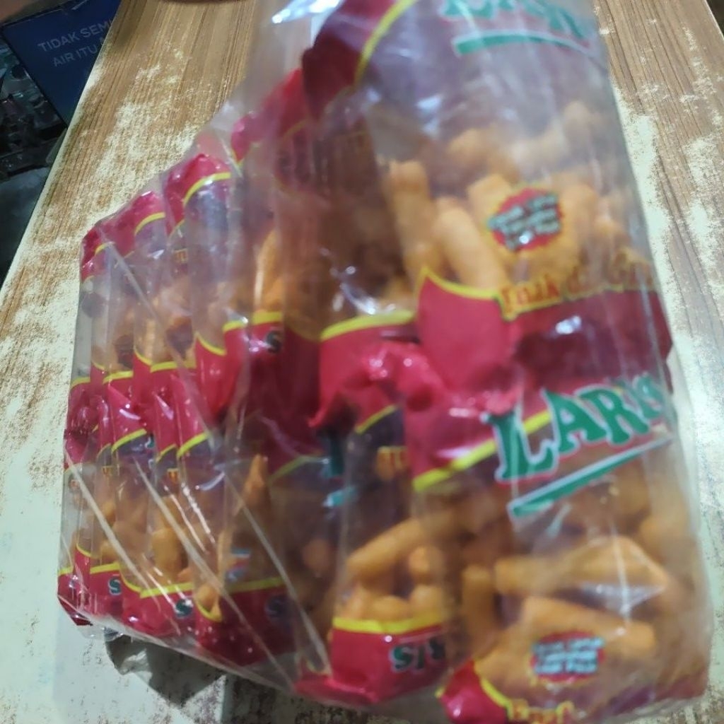 

(1 PAK) Kerupuk Laris 15gr isi 20 bungkus
