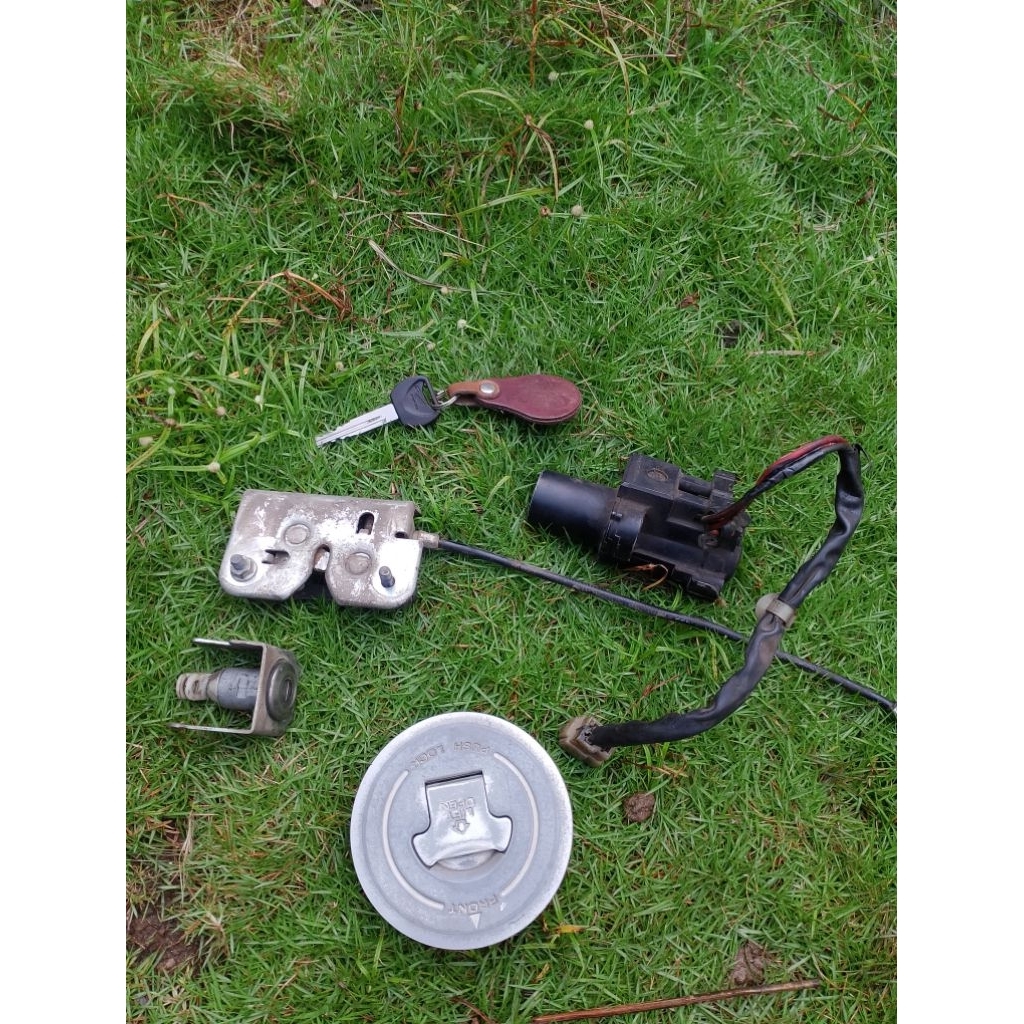 kunci kontak cbr250 cbu