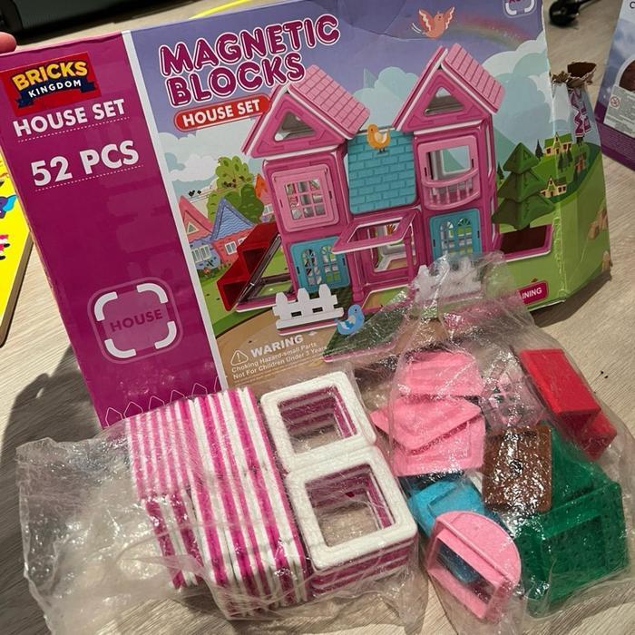 Magnetic Blocks House Set Pink Bricks Kingdom House Set 3D Brain Training Connetix Magformers