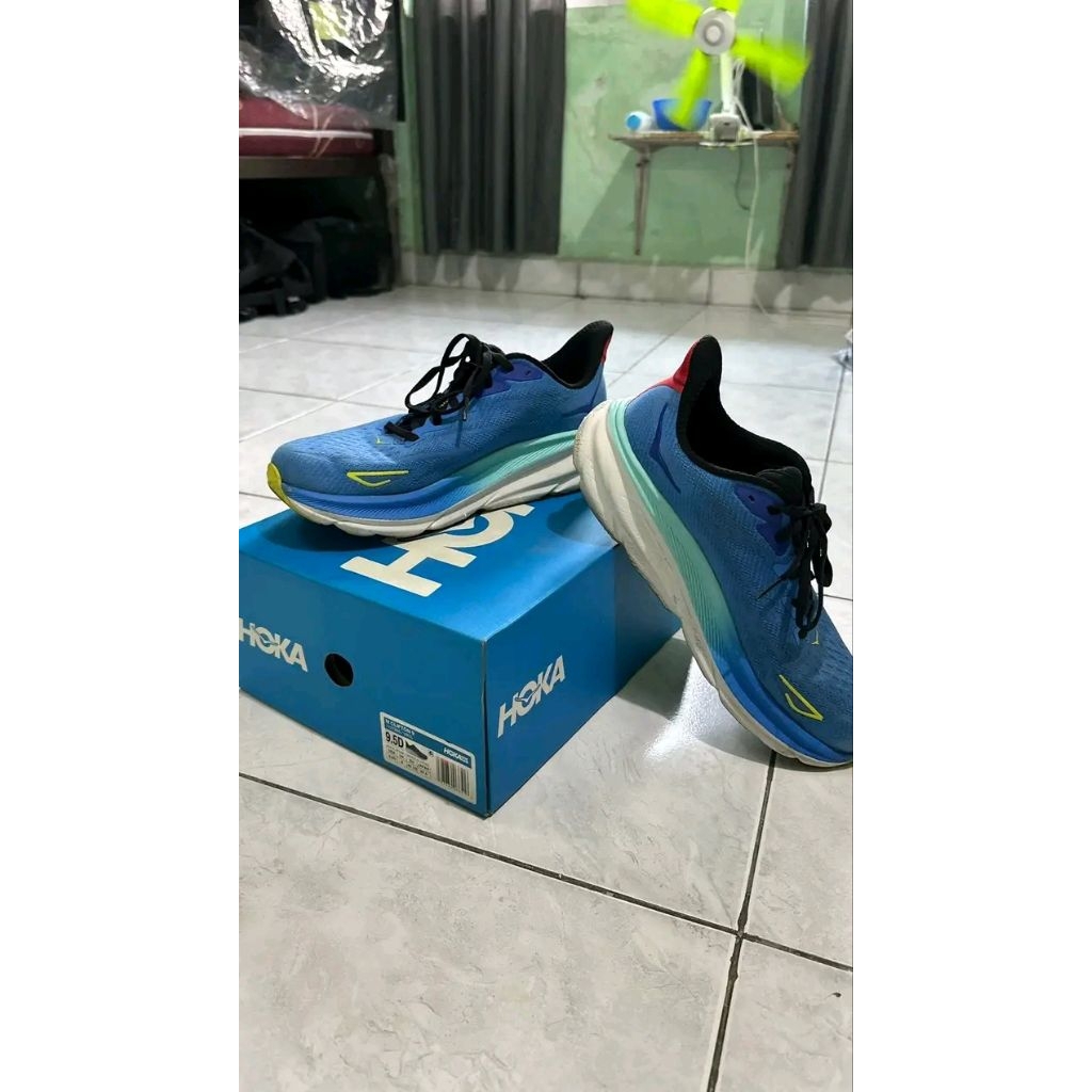 HOKA CLIFTON 9