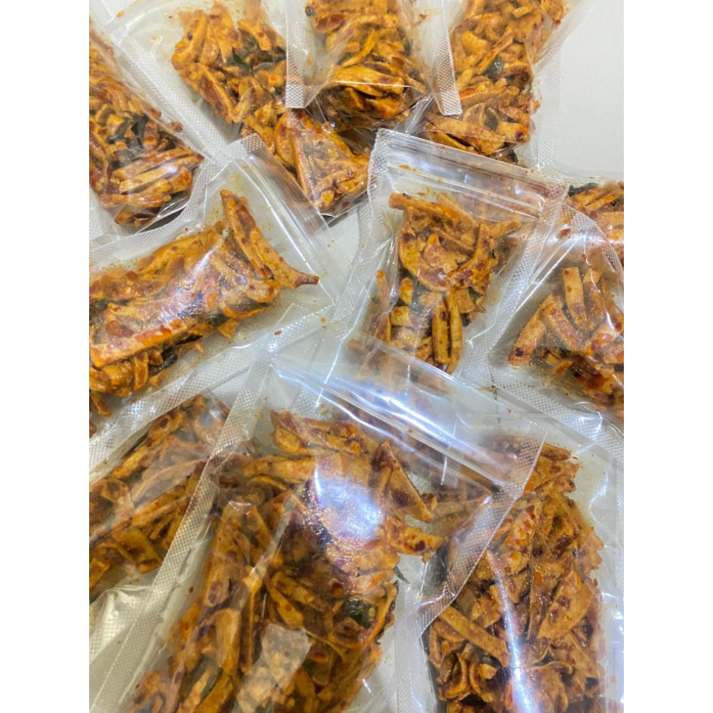 

BasrengNabawi pedas daun jeruk.dengan bumbu yang khas di racik oleh ownernya sendri, dengan rasa yang khas .