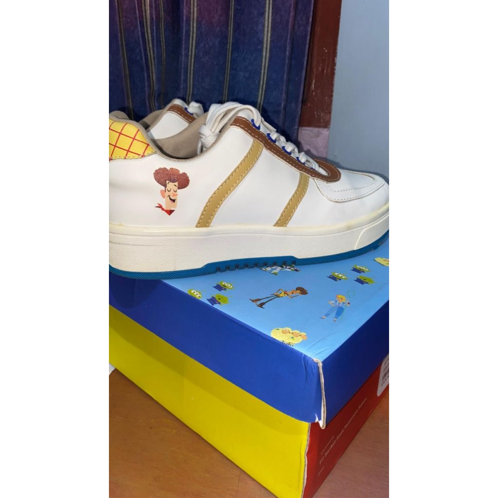 Sepatu Kronikel X Toy Story Disney