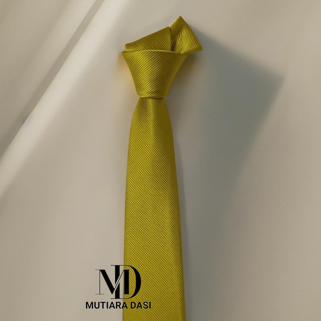 Dasi Instan Pria Gold Dasi Motif Salur Halus Ukuran Medium 3 Inch