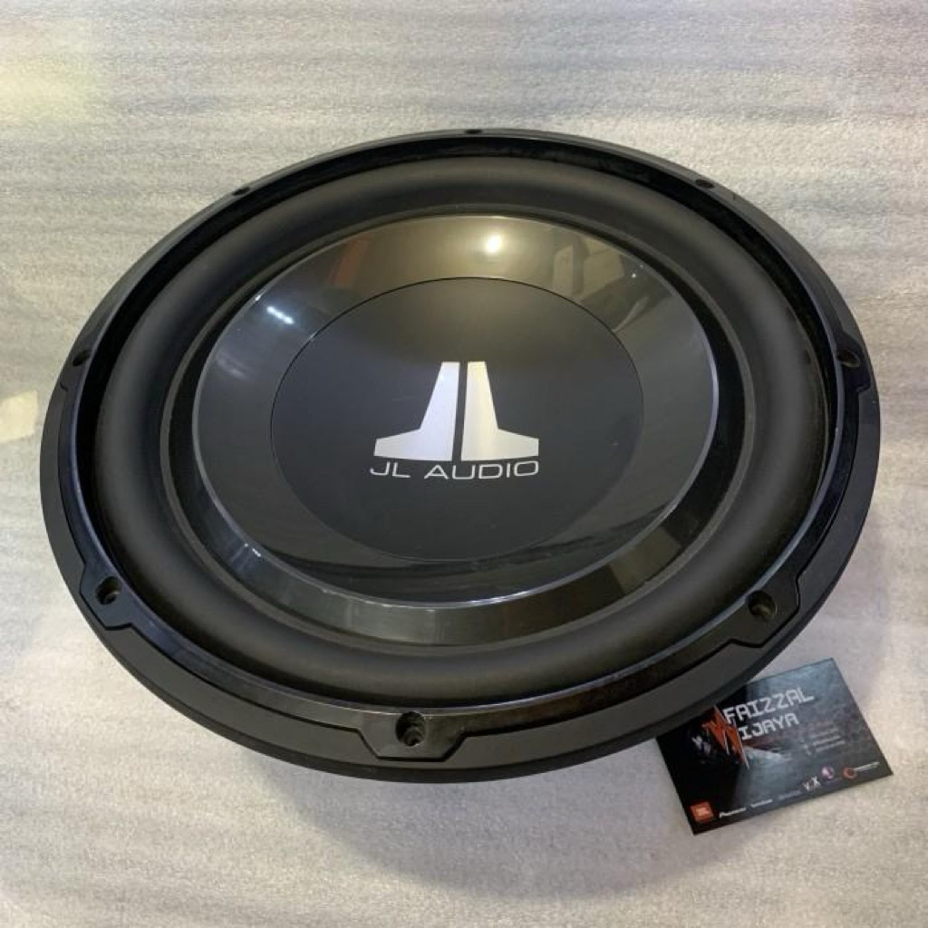 JL Audio w1v3-12 inch soft subwoofer