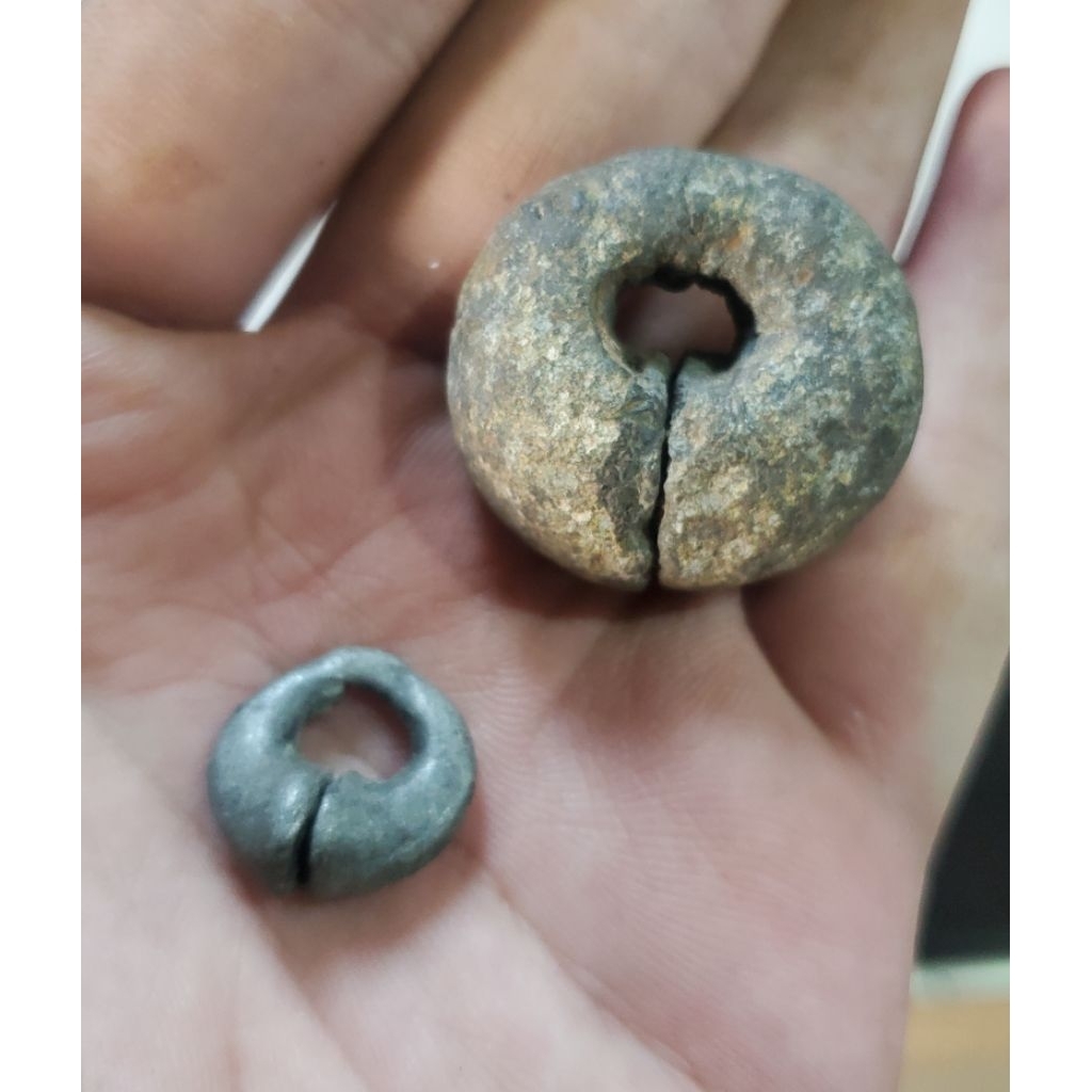 2 biji keloh timah kuno temuan sungai