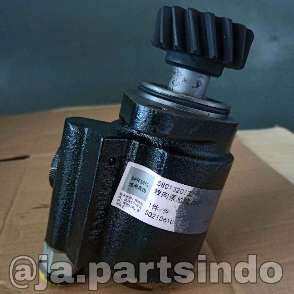 5801320132 Steering Pump sparepart Iveco Suku Cadang truck Iveco 682 Hongyan