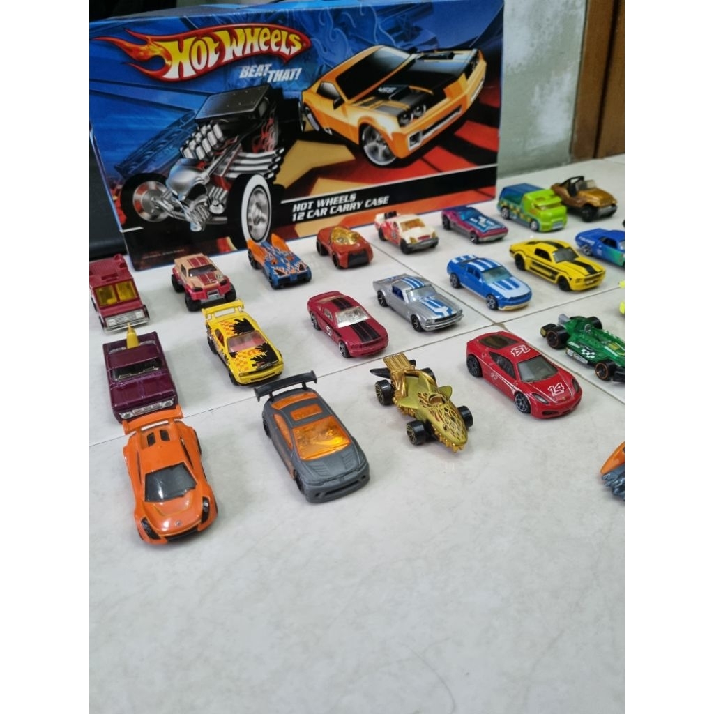 Hot Wheels bekas 25 pcs with Hot Wheels BOX asli (100% ORIGINAL) Made in China and Malaysia
