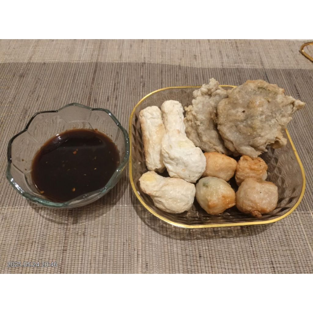 

pempek ikan ekor kuning isi 10 pcs frozen mix