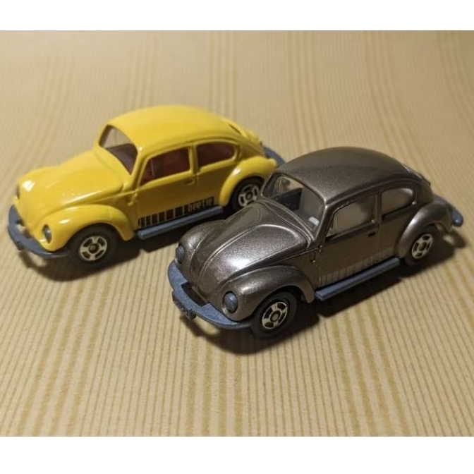 Tomica japan 2 vw beetle loose