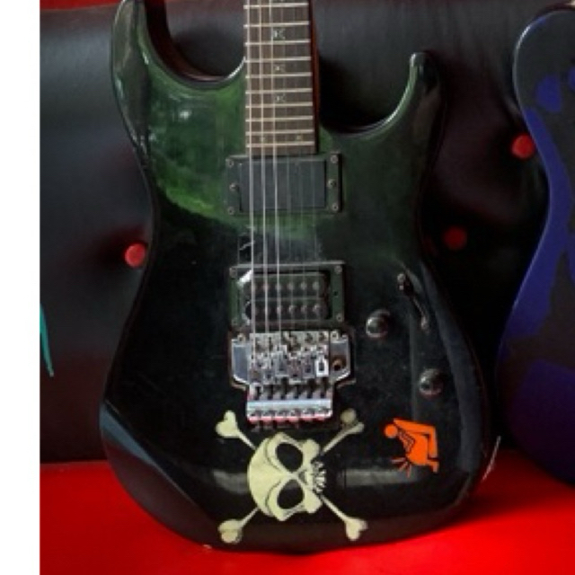 GITAR SQUIER SHOWMASTER SKULL BLACK Original