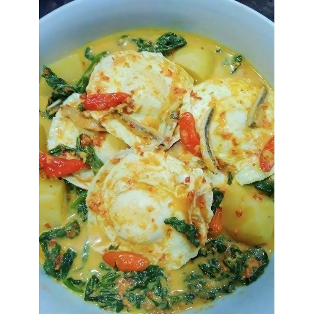 

Telur daun singkong